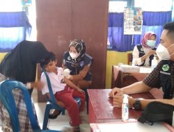 Didampingi Orang Tua, Siswa SD Negeri 3 Karang Endah Ikuti Vaksinasi COVID 19